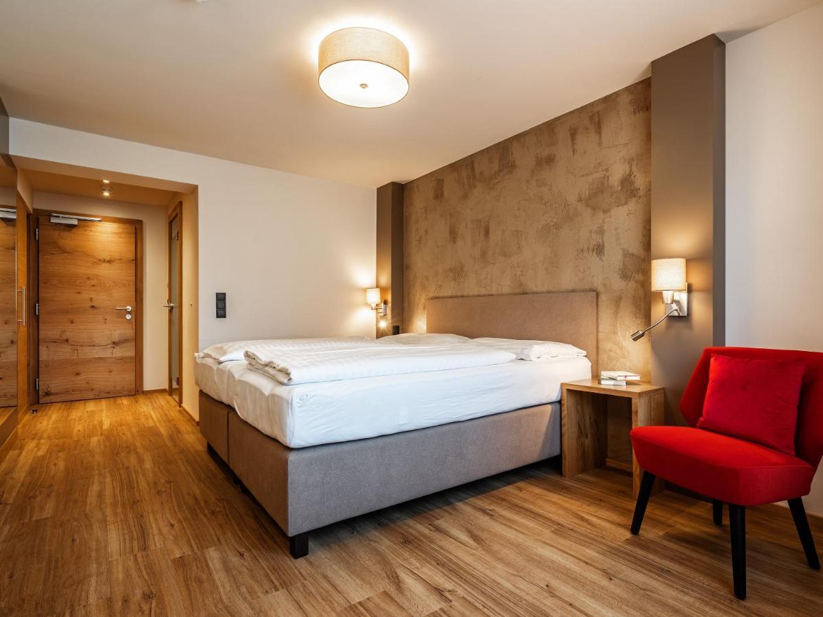 Stadthotel Eggerbraeu Imst Exterior photo