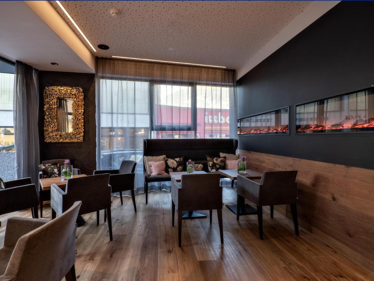 Stadthotel Eggerbraeu Imst Exterior photo